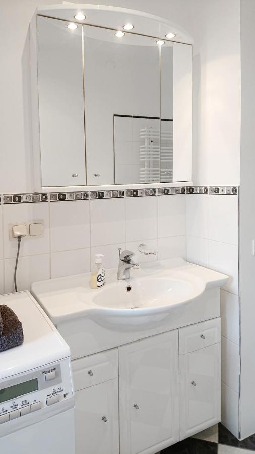 Riga City Center Quiet Apartment With Free Private Parking Εξωτερικό φωτογραφία